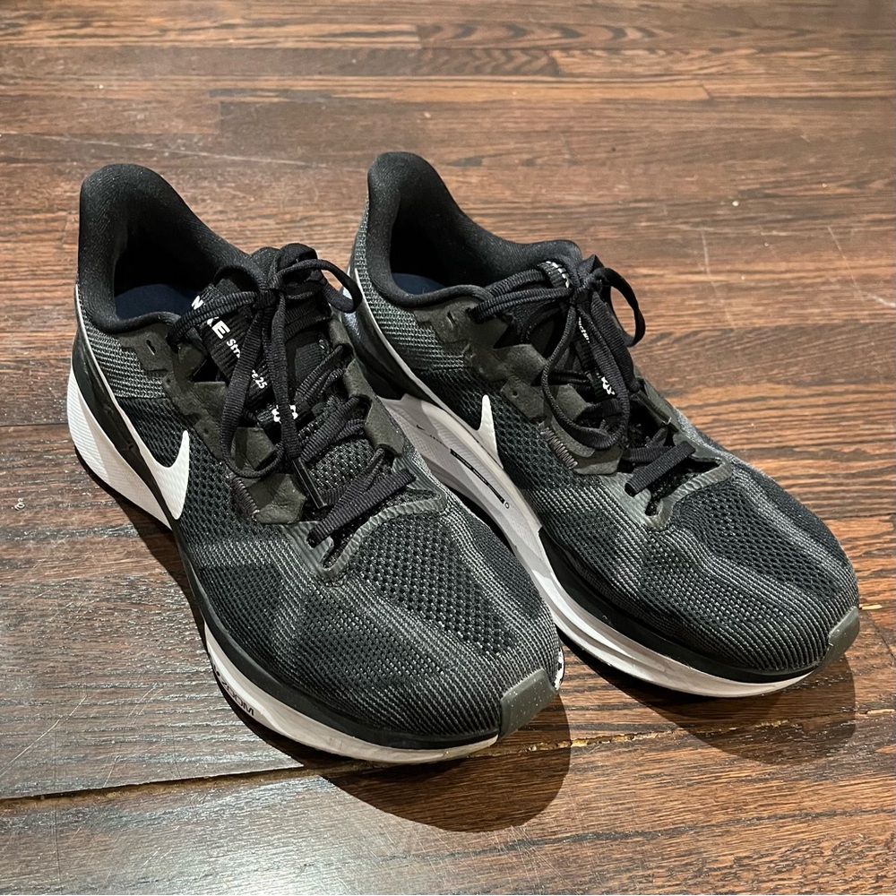 Nike Structure 25 Running Shoe Men 9.5